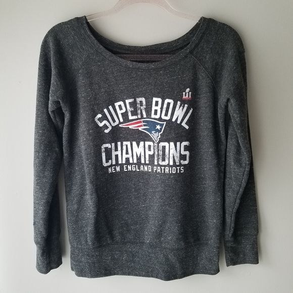 Patriots Superbowl LI Champions Sweatshirt Size Small - Picture 1 of 4